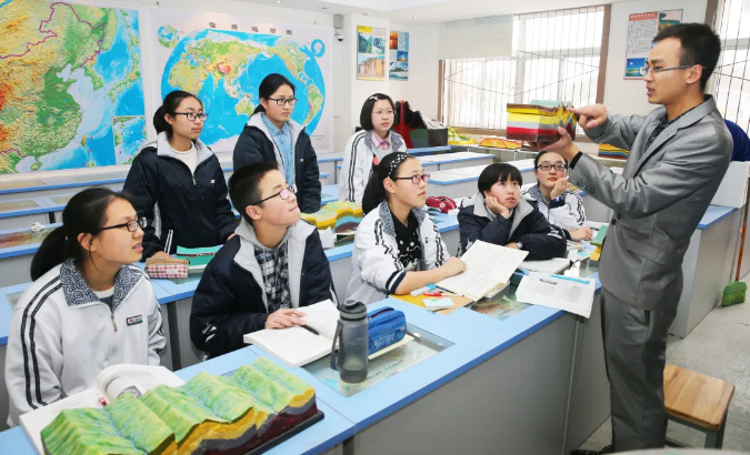 成都东辰高中部来了！首届教师一半以上都是清北名师，剑指四川民办第一方阵
